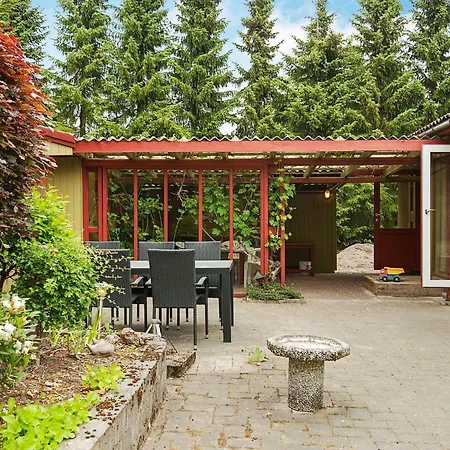 4 Person In Farvang-by Traum